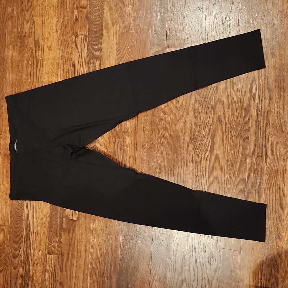 NWT VS Leggings
